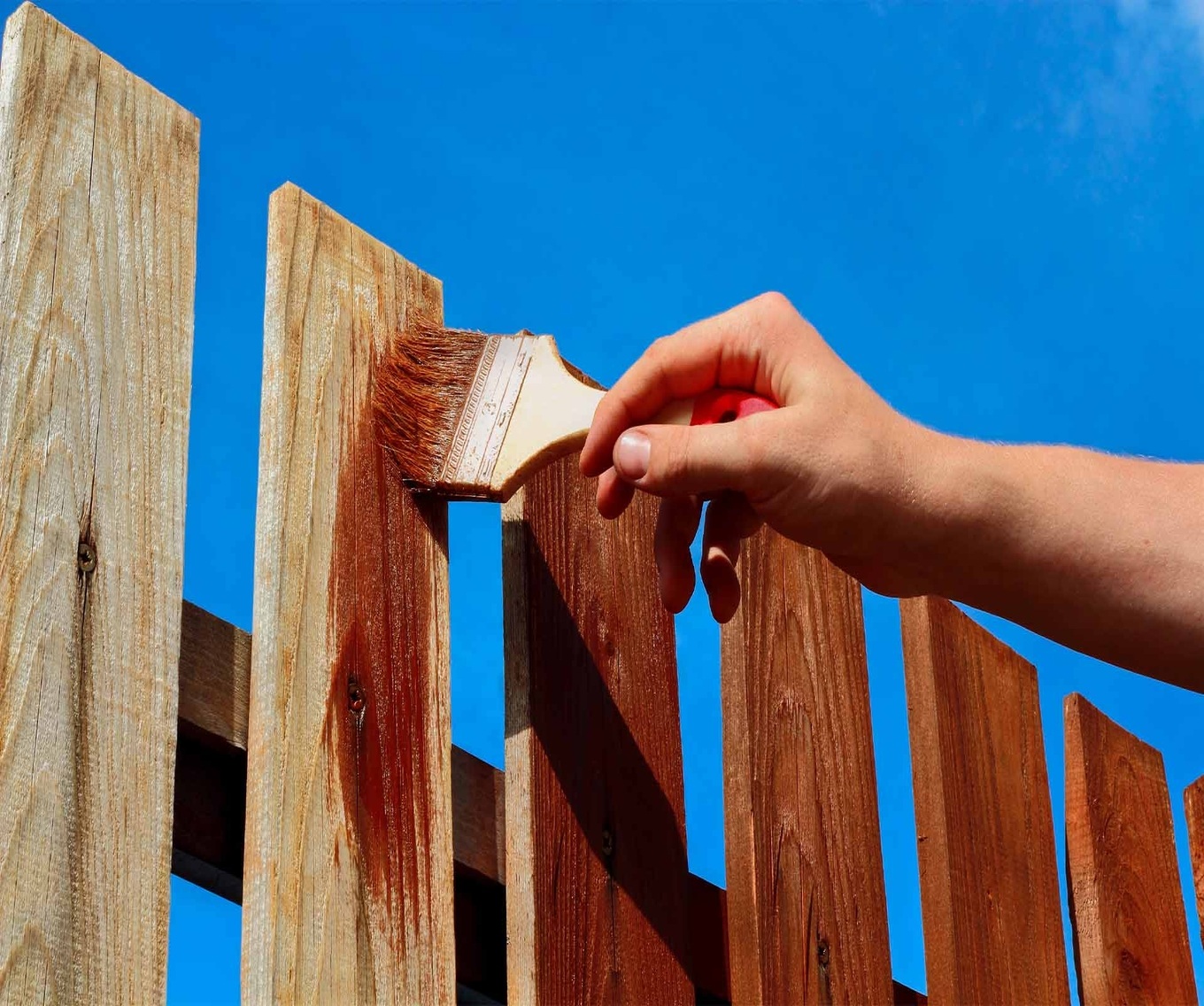 Fence-painting-Featured